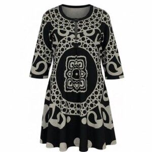 Papillion Womens Size Medium Black and White Geometric Pattern Knit Dress